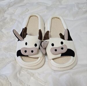 Cow Slippers NWOT